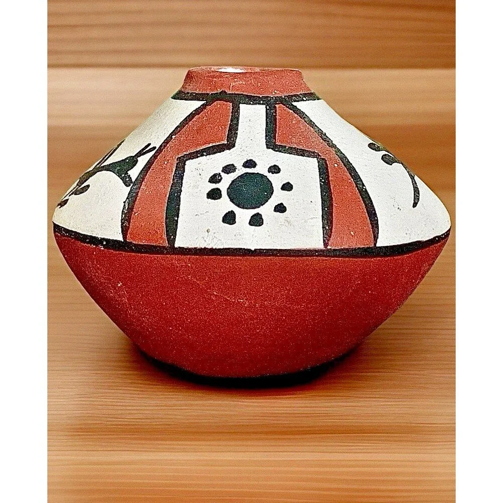 VINTAGE NATIVE AMERICAN SOUTHWEST MINIATURE ART POTTERY VESSEL HAND PAINTED CLAY